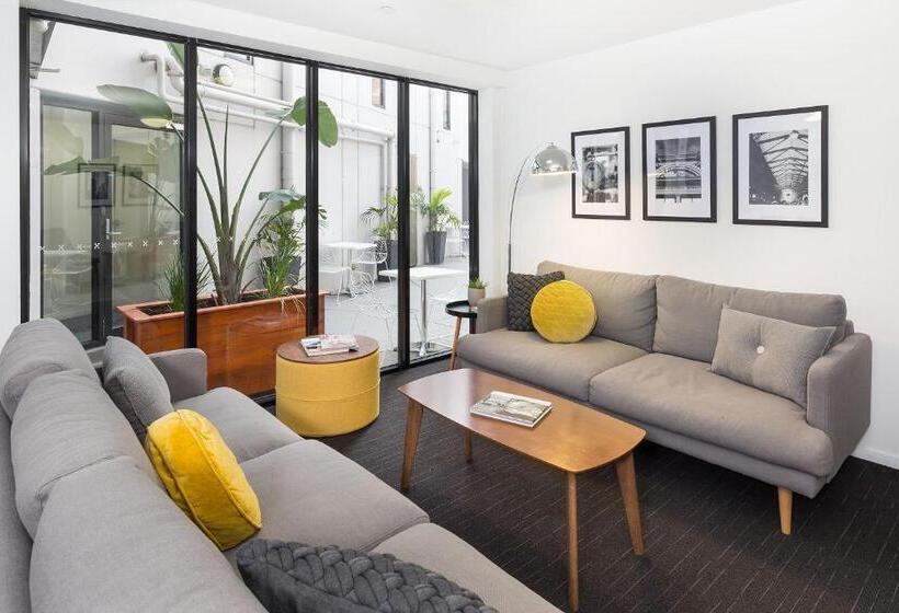 City Edge North Melbourne Apartment