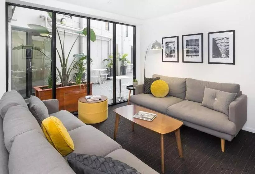 City Edge North Melbourne Apartment