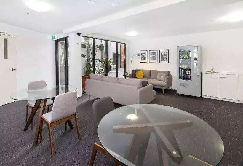 City Edge North Melbourne Apartment