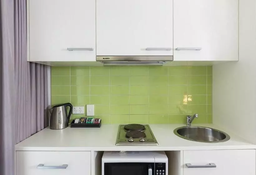 City Edge North Melbourne Apartment