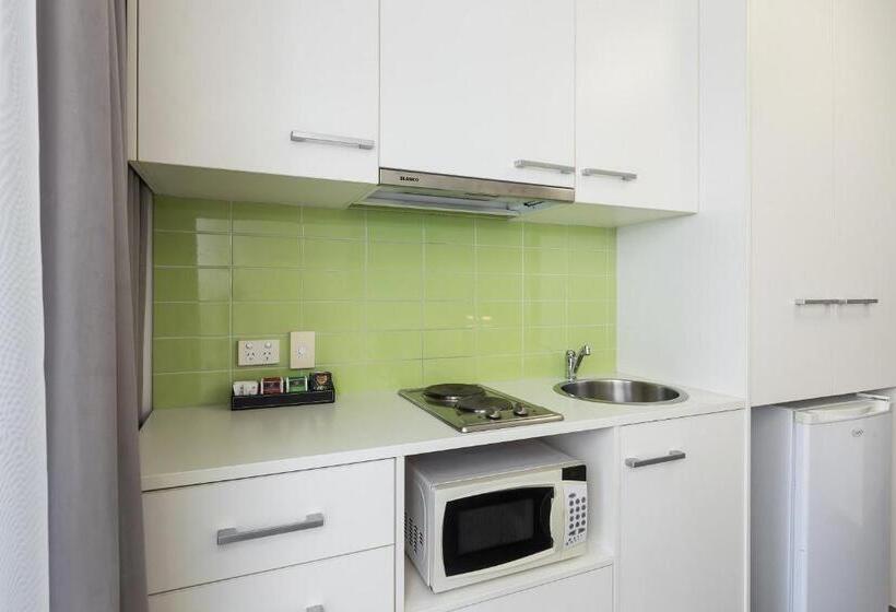 City Edge North Melbourne Apartment