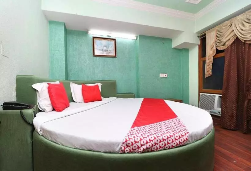 فندق Abhi International