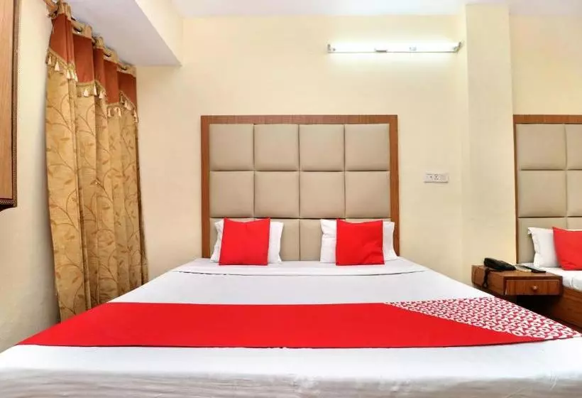 فندق Abhi International