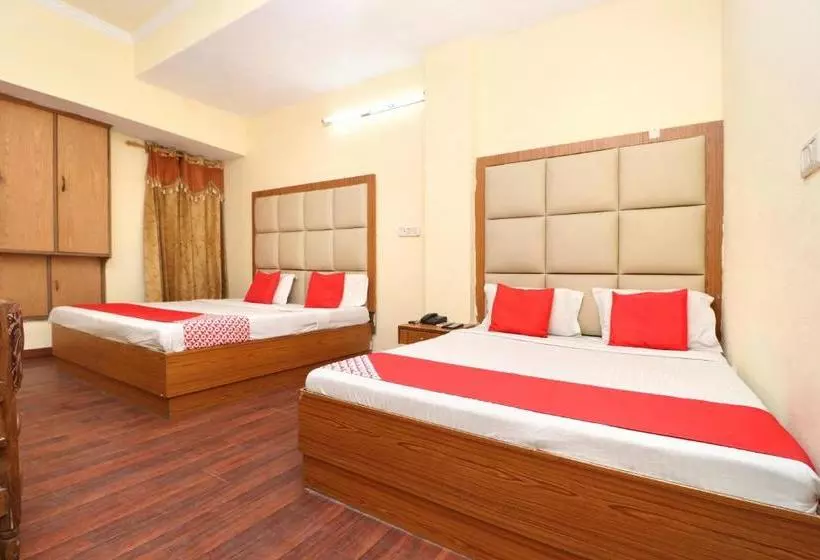 فندق Abhi International