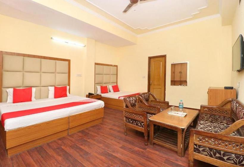 호텔 Abhi International