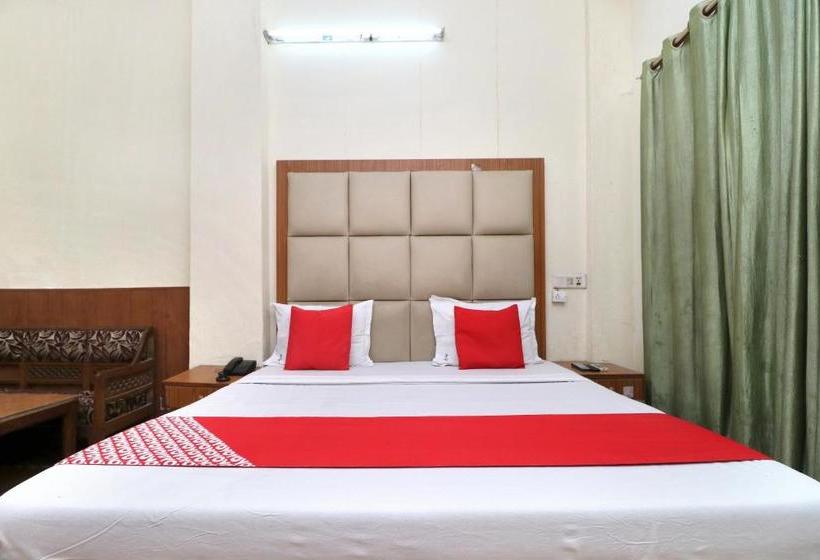 호텔 Abhi International