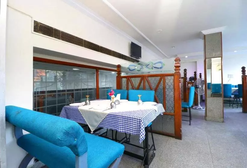 فندق Abhi International