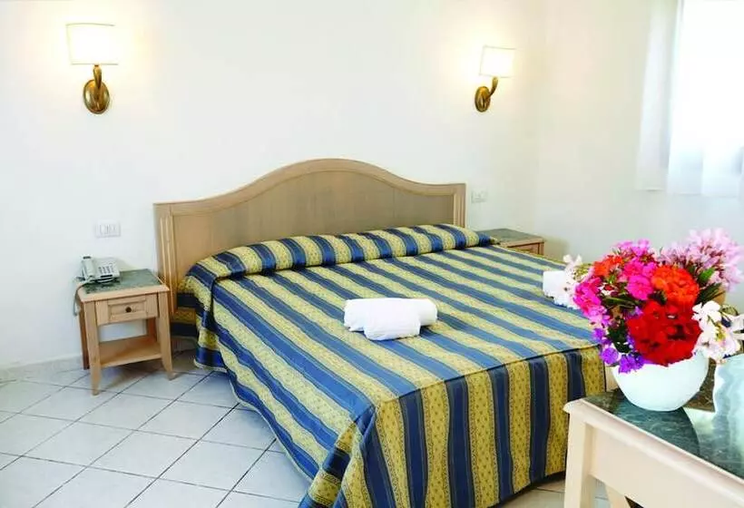 Отель Cala Mirto