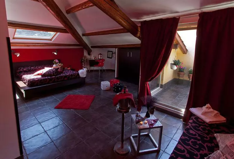 هتل The Victory Suite