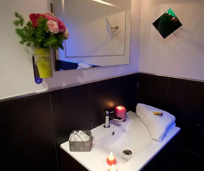 هتل The Victory Suite