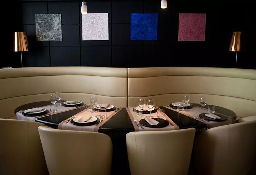 هتل The Victory Suite