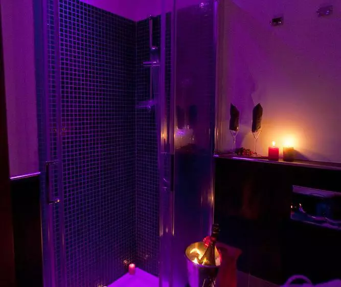 هتل The Victory Suite