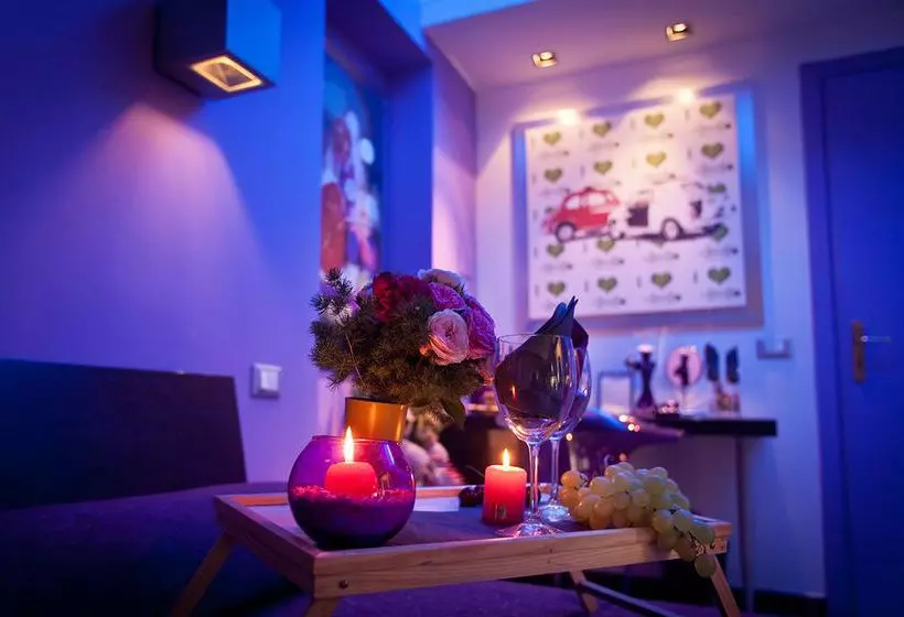 هتل The Victory Suite