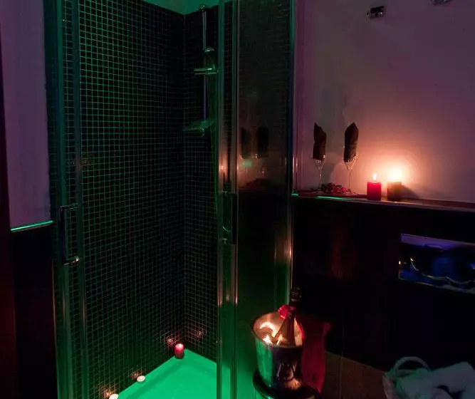 هتل The Victory Suite