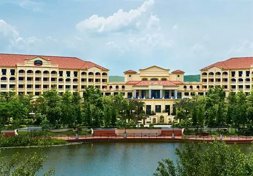 בית מלון כפרי Courtyard By Marriott Boluo