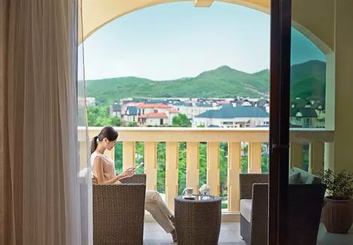 בית מלון כפרי Courtyard By Marriott Boluo