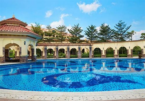 בית מלון כפרי Courtyard By Marriott Boluo