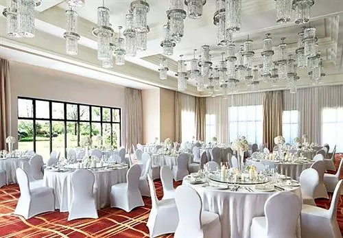 בית מלון כפרי Courtyard By Marriott Boluo