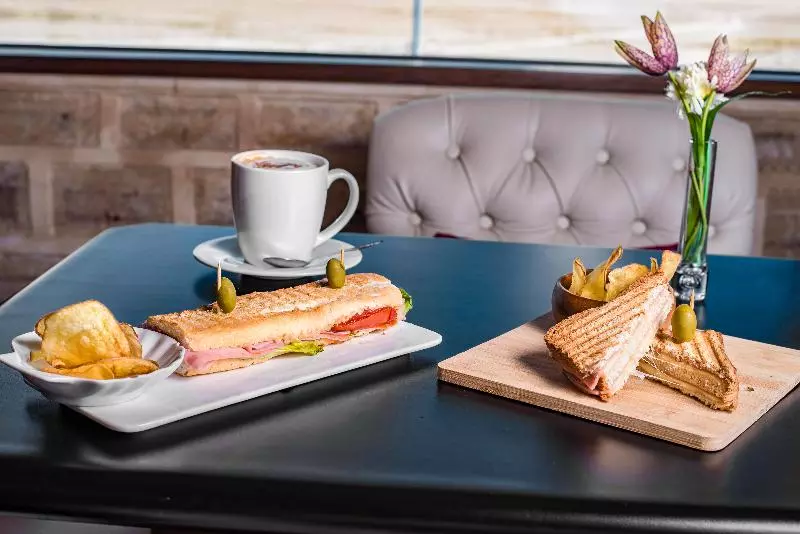 هتل De Sal Luna Salada