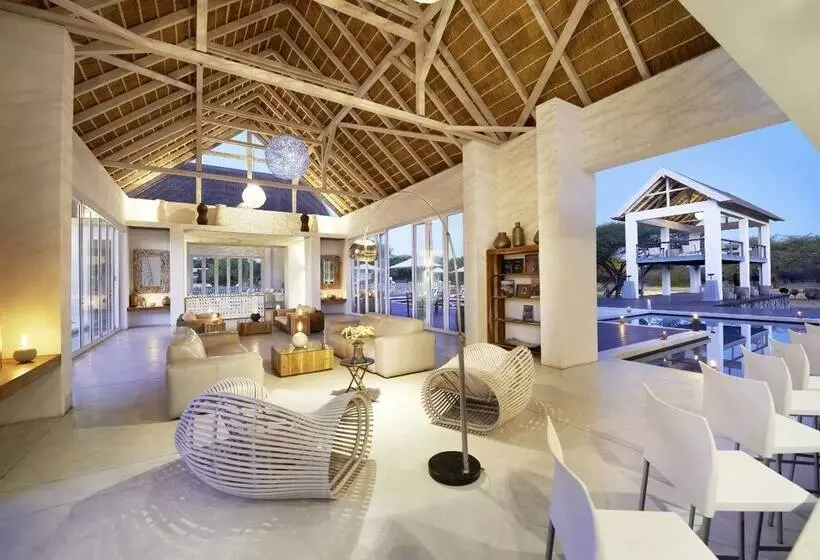 هتل Emanya At Etosha Game Lodge