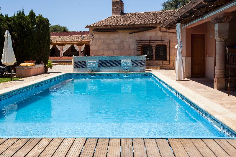 هتل Es Revellar Art Resort  Adults Only