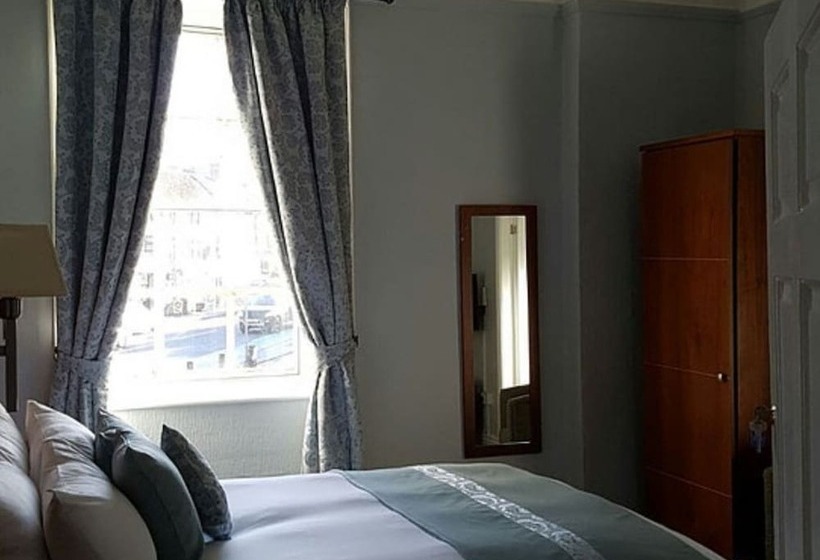 酒店 The Greyhound