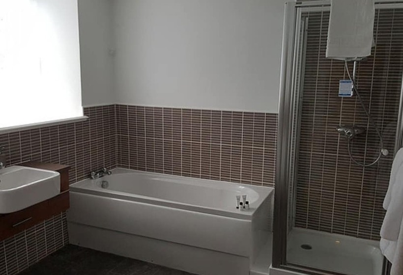 酒店 The Greyhound