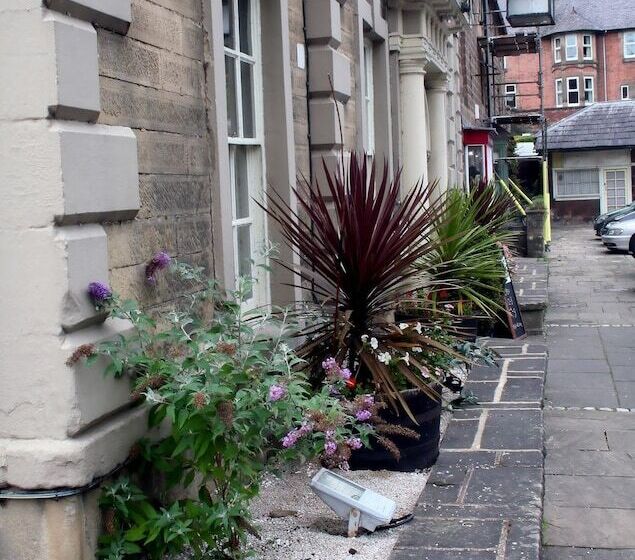 酒店 The Greyhound