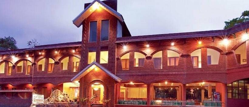 בית מלון כפרי Jungle Park Resorts