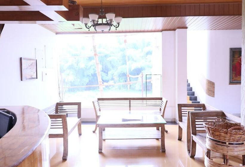 בית מלון כפרי Jungle Park Resorts