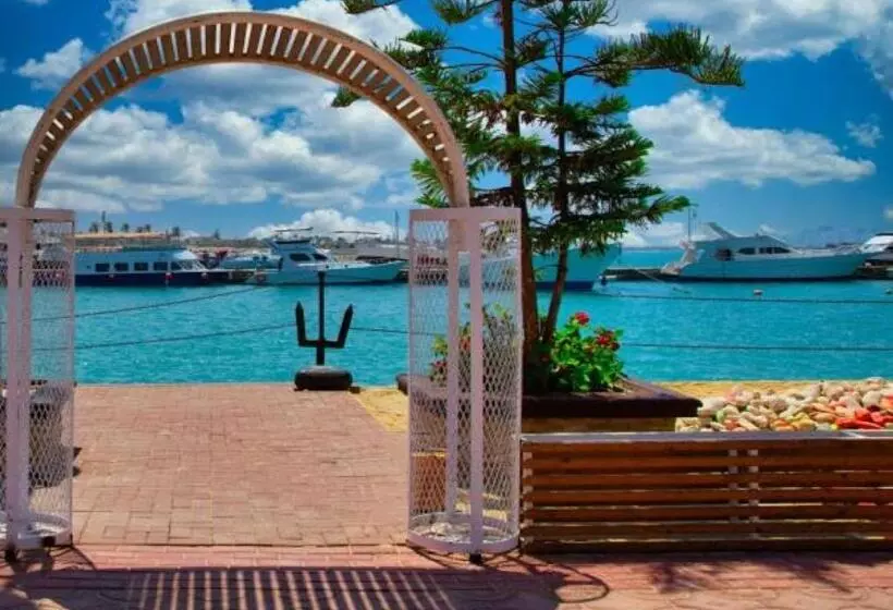 هتل Porto Marina Resort & Spa Al Alamein