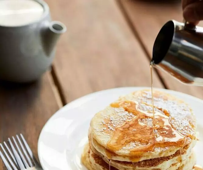 בית מלון כפרי Racv Cobram Resort