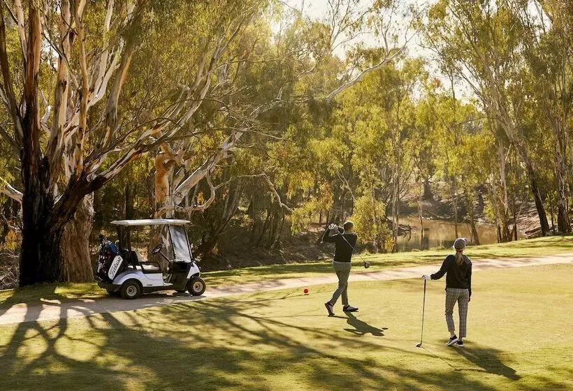 בית מלון כפרי Racv Cobram Resort