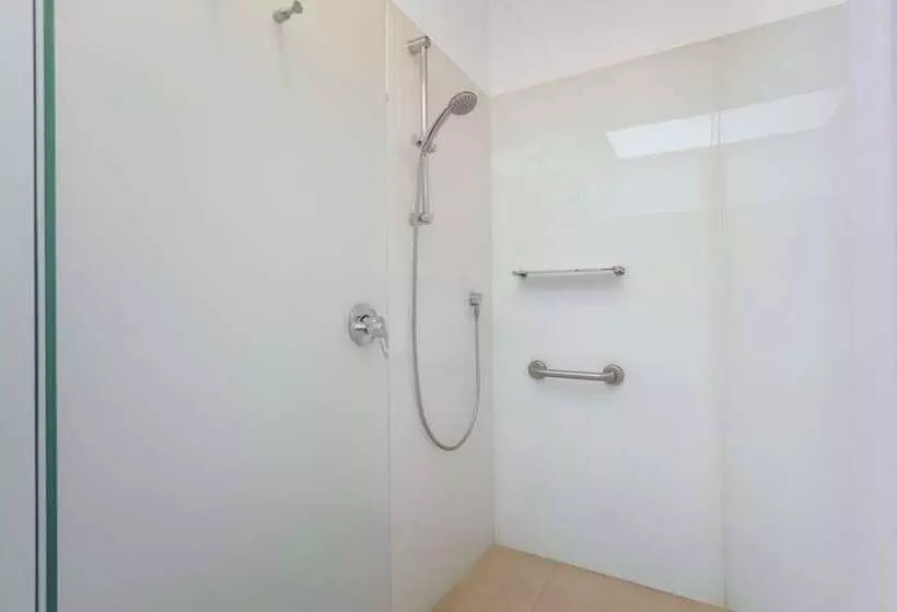 בית מלון כפרי Racv Cobram Resort