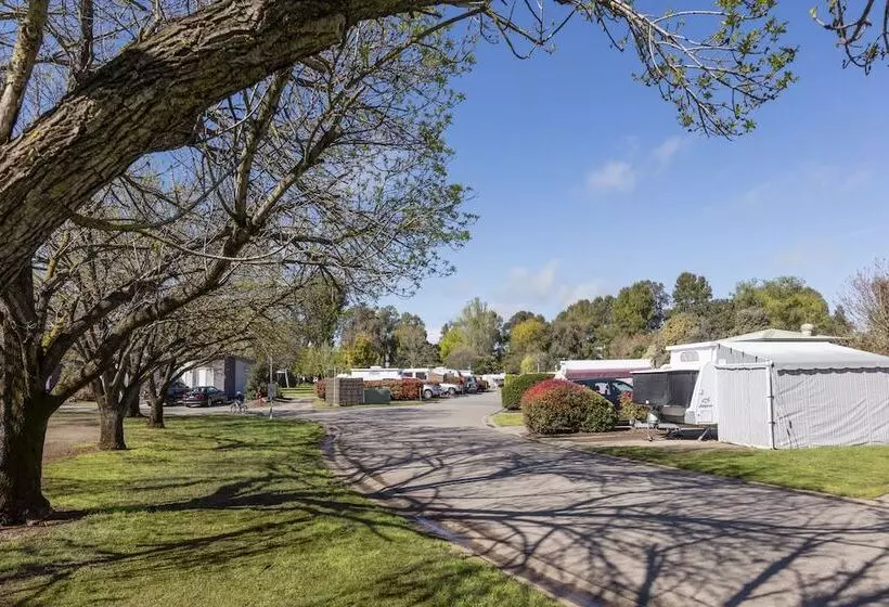 בית מלון כפרי Racv Cobram Resort