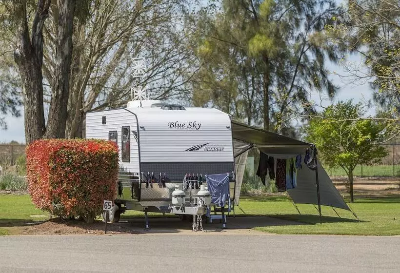 בית מלון כפרי Racv Cobram Resort