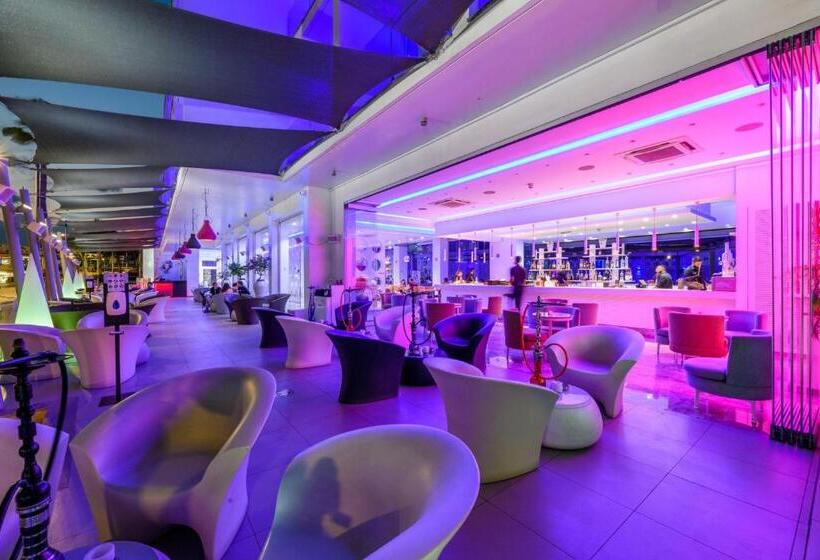 ホテル River Rock