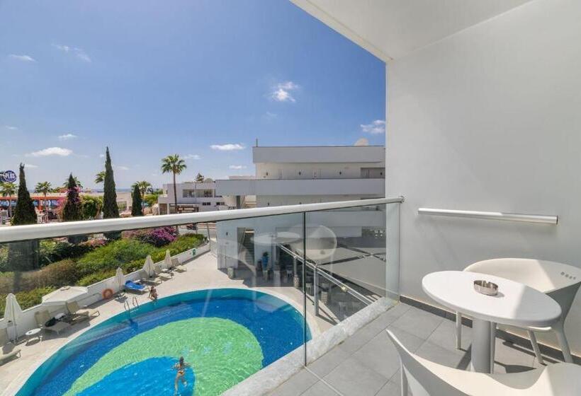 ホテル River Rock