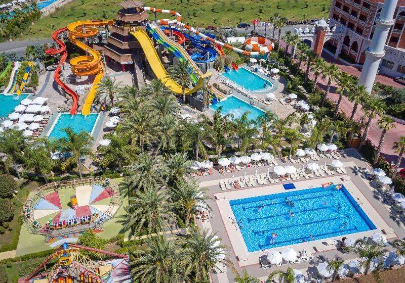 هتل Royal Taj Mahal