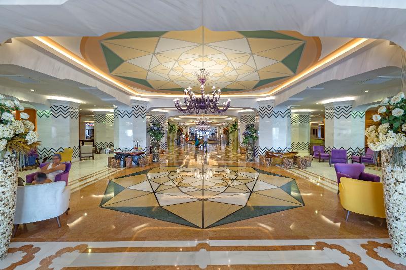 هتل Royal Taj Mahal