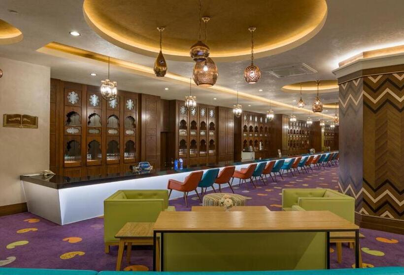 هتل Royal Taj Mahal