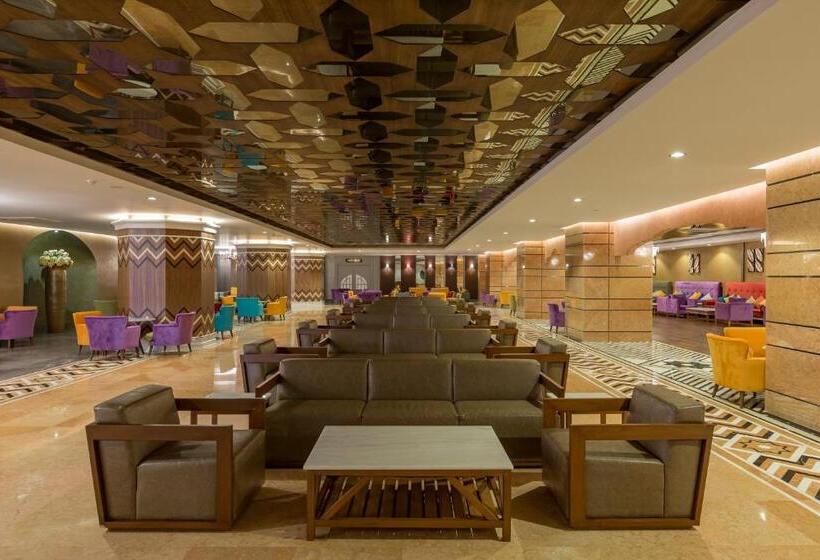 هتل Royal Taj Mahal