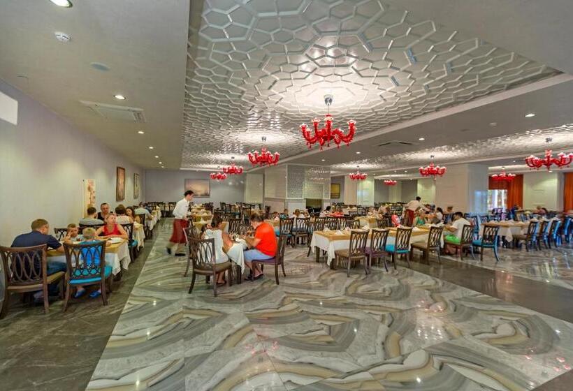 هتل Royal Taj Mahal