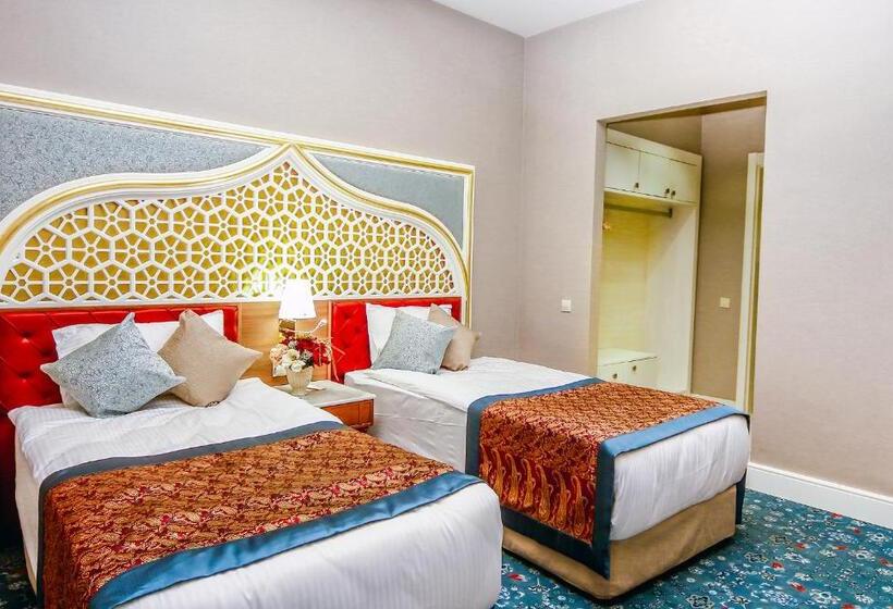 هتل Royal Taj Mahal