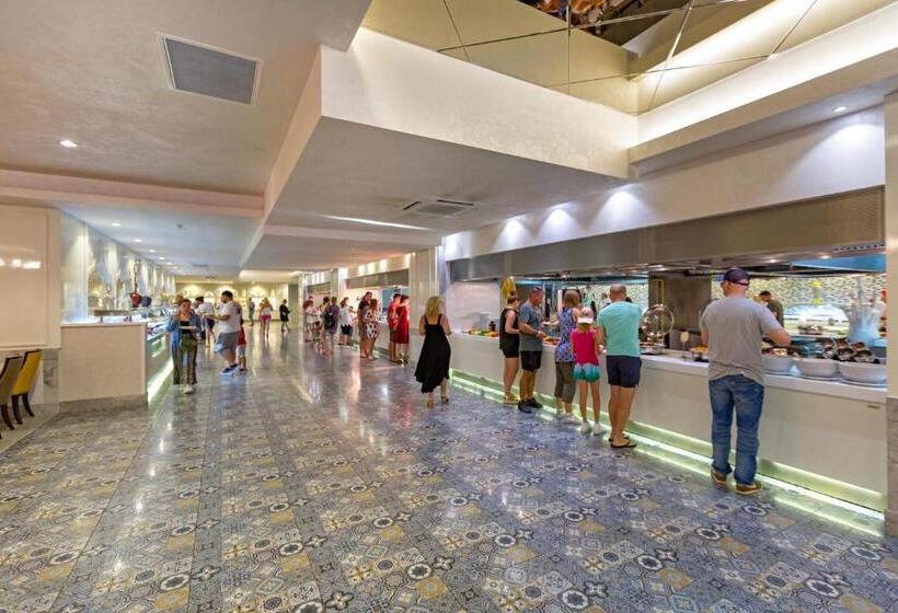 هتل Royal Taj Mahal