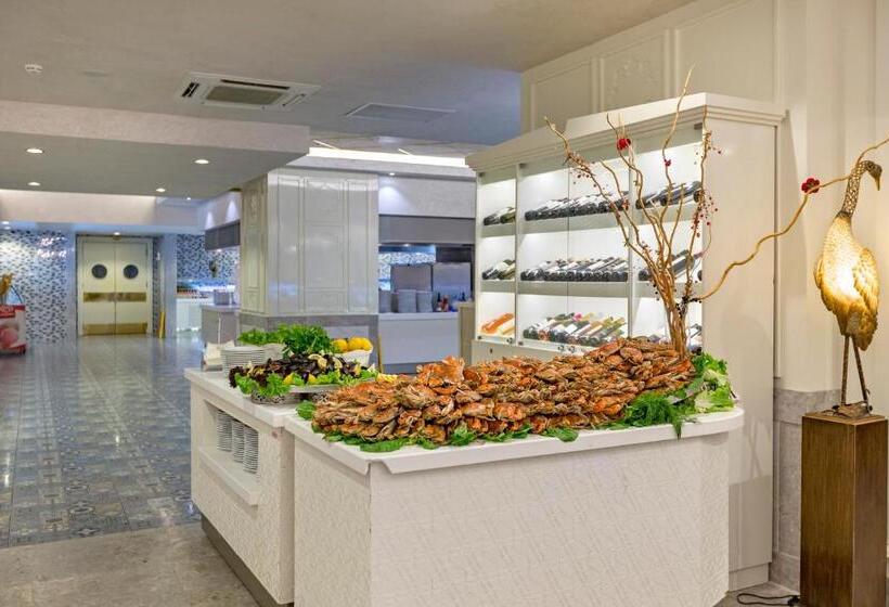 هتل Royal Taj Mahal