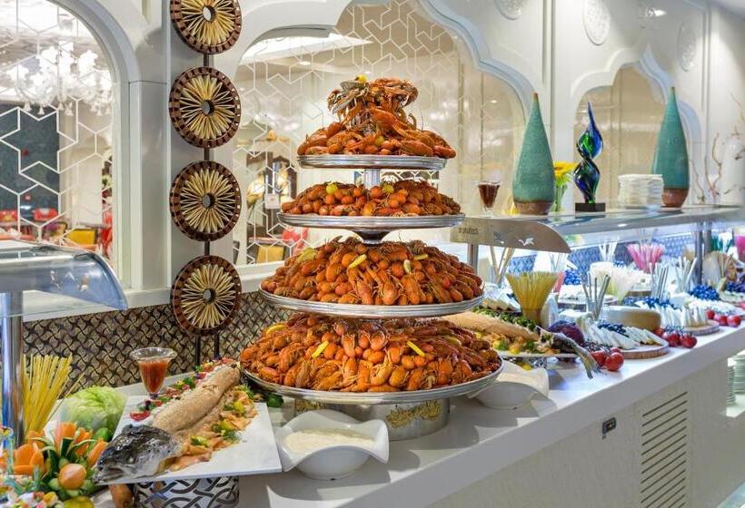 هتل Royal Taj Mahal