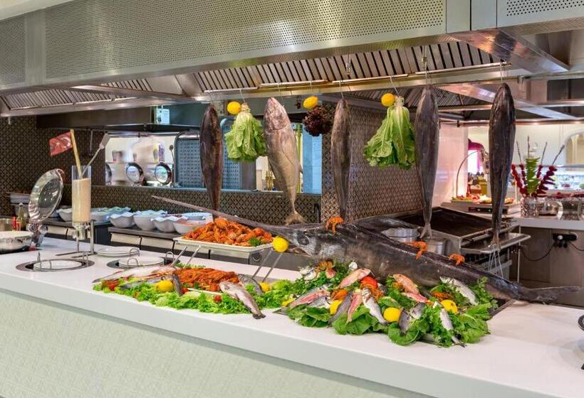 هتل Royal Taj Mahal