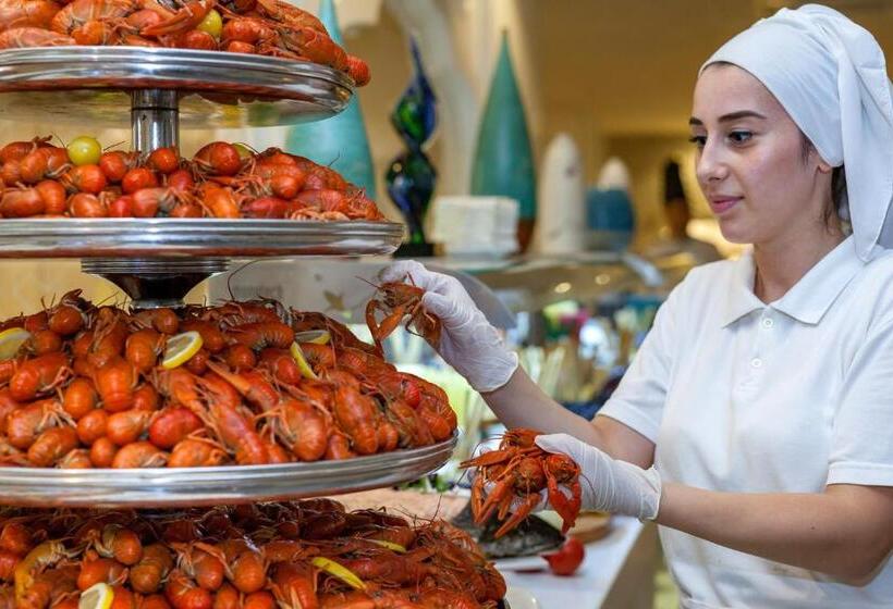 هتل Royal Taj Mahal