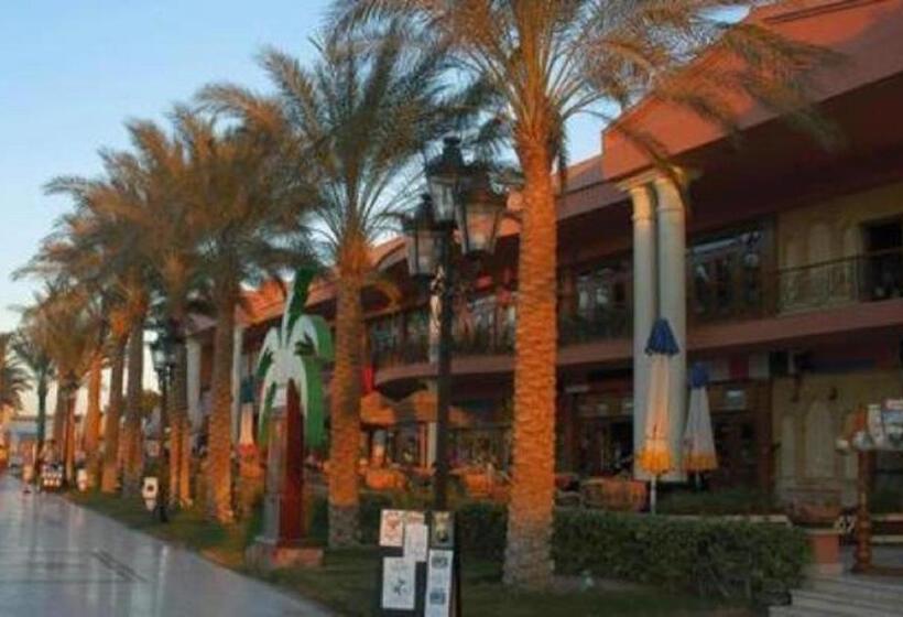 هتل Siva Grand Beach